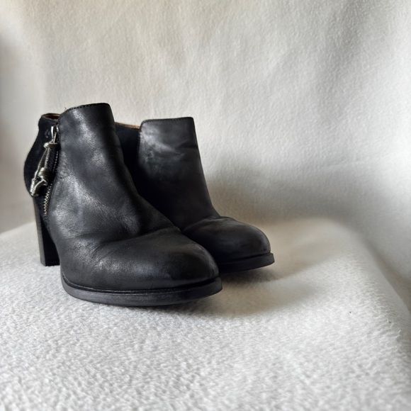 Sperry Size 9 Women's Leather Black Zippered Ankle Boots - Picture 5 of 15